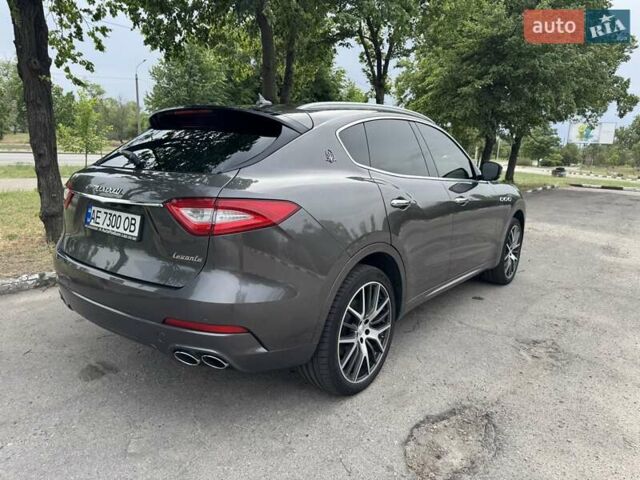 Сірий Мазераті Леванте, об'ємом двигуна 2.98 л та пробігом 65 тис. км за 31500 $, фото 6 на Automoto.ua