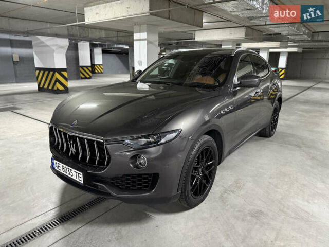 Сірий Мазераті Леванте, об'ємом двигуна 3 л та пробігом 100 тис. км за 31000 $, фото 1 на Automoto.ua