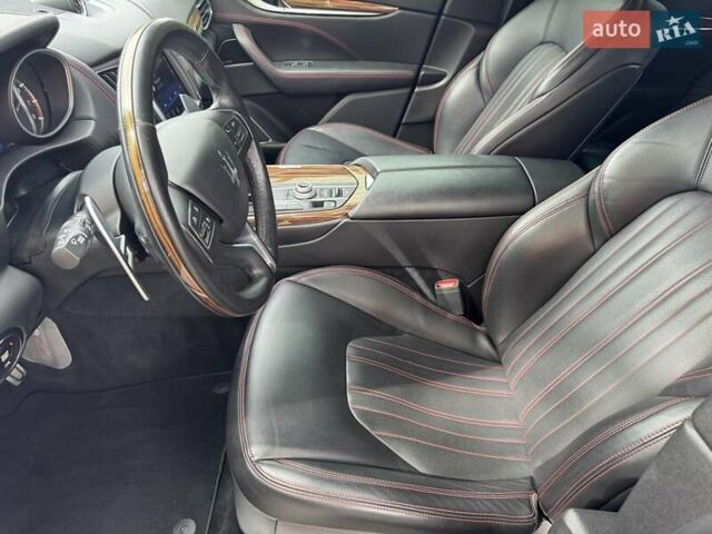Сірий Мазераті Леванте, об'ємом двигуна 2.98 л та пробігом 65 тис. км за 31500 $, фото 11 на Automoto.ua