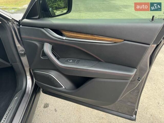 Сірий Мазераті Леванте, об'ємом двигуна 2.98 л та пробігом 65 тис. км за 31500 $, фото 22 на Automoto.ua