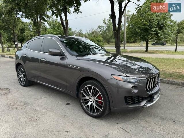 Сірий Мазераті Леванте, об'ємом двигуна 2.98 л та пробігом 65 тис. км за 31500 $, фото 4 на Automoto.ua