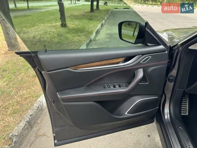 Сірий Мазераті Леванте, об'ємом двигуна 2.98 л та пробігом 65 тис. км за 31500 $, фото 17 на Automoto.ua