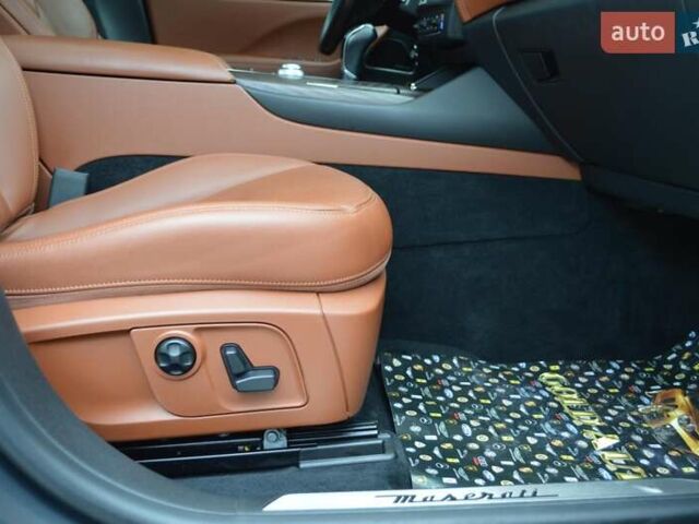 Мазераті Леванте 2017 у Одесі на Automoto.ua Сірий Мазераті Леванте, об'ємом двигуна 3 л та пробігом 70 тис. км за 26900 $, фото 35 на Automoto.ua