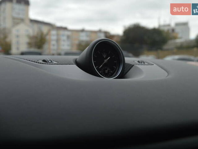 Мазераті Леванте 2017 у Одесі на Automoto.ua Сірий Мазераті Леванте, об'ємом двигуна 3 л та пробігом 70 тис. км за 26900 $, фото 31 на Automoto.ua