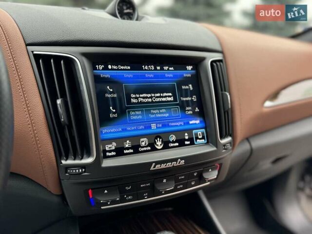 Серый Мазерати Леванте, объемом двигателя 2.98 л и пробегом 99 тыс. км за 33000 $, фото 93 на Automoto.ua