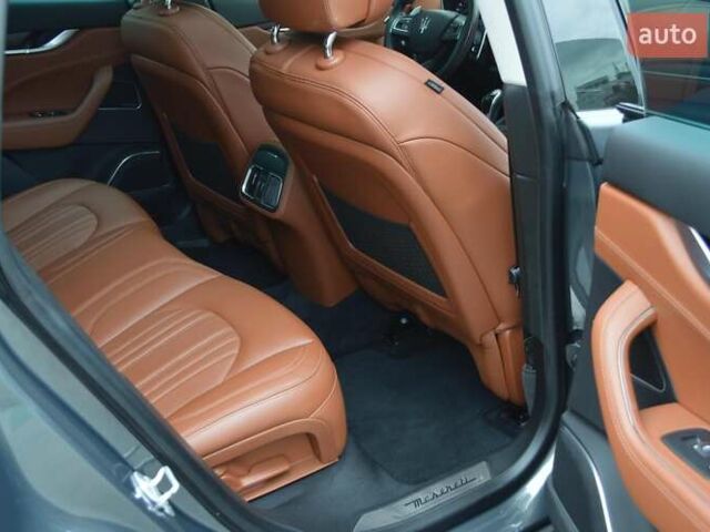 Мазераті Леванте 2017 у Одесі на Automoto.ua Сірий Мазераті Леванте, об'ємом двигуна 3 л та пробігом 70 тис. км за 26900 $, фото 41 на Automoto.ua