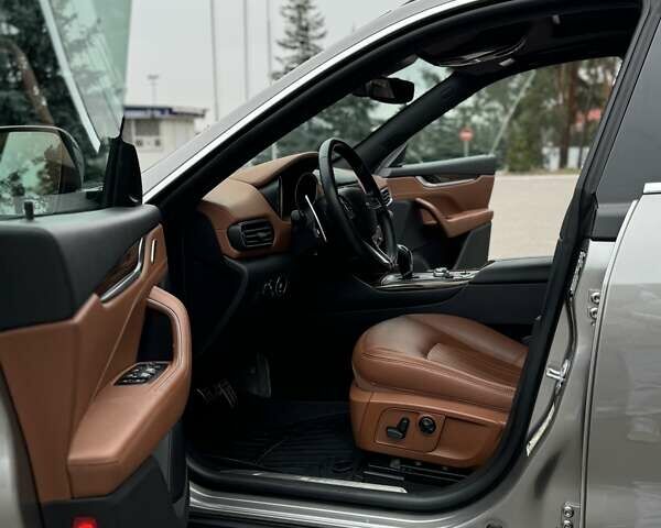 Серый Мазерати Леванте, объемом двигателя 2.98 л и пробегом 99 тыс. км за 33000 $, фото 33 на Automoto.ua