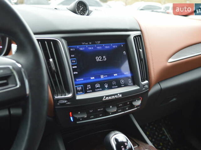 Мазераті Леванте 2017 у Одесі на Automoto.ua Сірий Мазераті Леванте, об'ємом двигуна 3 л та пробігом 70 тис. км за 26900 $, фото 28 на Automoto.ua