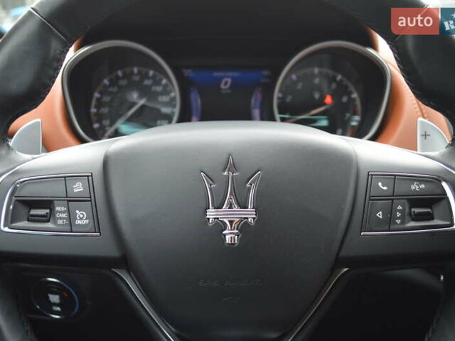 Мазераті Леванте 2017 у Одесі на Automoto.ua Сірий Мазераті Леванте, об'ємом двигуна 3 л та пробігом 70 тис. км за 26900 $, фото 22 на Automoto.ua