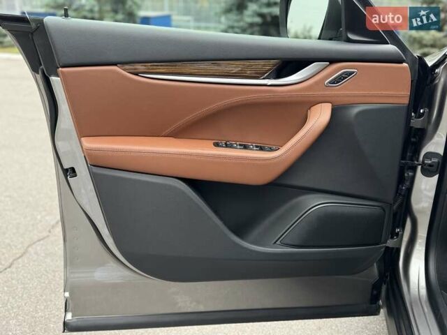 Серый Мазерати Леванте, объемом двигателя 2.98 л и пробегом 99 тыс. км за 33000 $, фото 32 на Automoto.ua