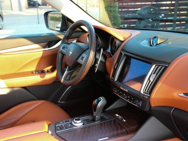 Сірий Мазераті Леванте, об'ємом двигуна 3 л та пробігом 67 тис. км за 33500 $, фото 16 на Automoto.ua