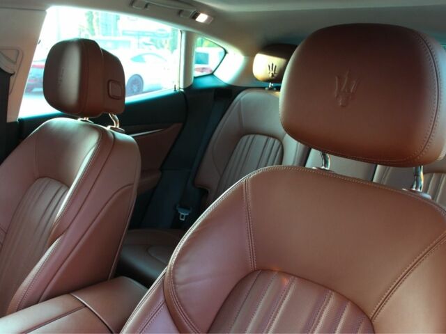 Сірий Мазераті Леванте, об'ємом двигуна 3 л та пробігом 67 тис. км за 33500 $, фото 15 на Automoto.ua