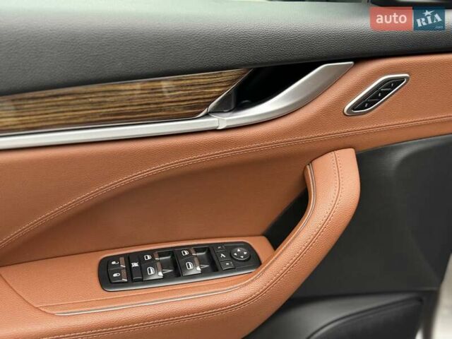 Серый Мазерати Леванте, объемом двигателя 2.98 л и пробегом 99 тыс. км за 33000 $, фото 34 на Automoto.ua