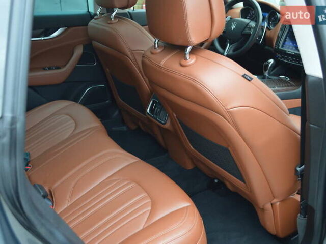 Мазераті Леванте 2017 у Одесі на Automoto.ua Сірий Мазераті Леванте, об'ємом двигуна 3 л та пробігом 70 тис. км за 26900 $, фото 39 на Automoto.ua