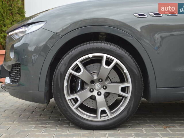 Мазераті Леванте 2017 у Одесі на Automoto.ua Сірий Мазераті Леванте, об'ємом двигуна 3 л та пробігом 70 тис. км за 26900 $, фото 6 на Automoto.ua