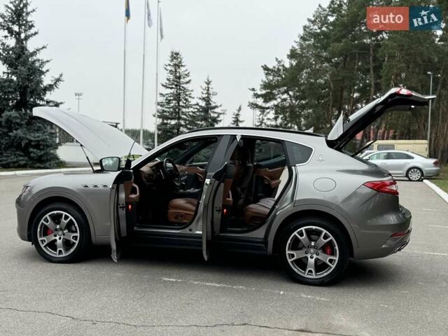 Серый Мазерати Леванте, объемом двигателя 2.98 л и пробегом 99 тыс. км за 33000 $, фото 29 на Automoto.ua