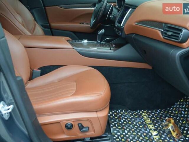 Мазераті Леванте 2017 у Одесі на Automoto.ua Сірий Мазераті Леванте, об'ємом двигуна 3 л та пробігом 70 тис. км за 26900 $, фото 36 на Automoto.ua