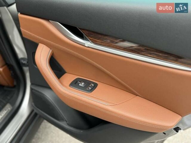 Серый Мазерати Леванте, объемом двигателя 2.98 л и пробегом 99 тыс. км за 33000 $, фото 63 на Automoto.ua