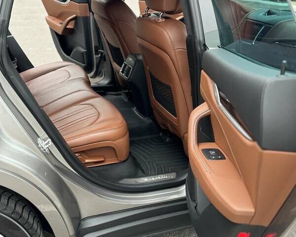 Серый Мазерати Леванте, объемом двигателя 2.98 л и пробегом 99 тыс. км за 33000 $, фото 69 на Automoto.ua