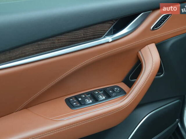 Мазераті Леванте 2017 у Одесі на Automoto.ua Сірий Мазераті Леванте, об'ємом двигуна 3 л та пробігом 70 тис. км за 26900 $, фото 18 на Automoto.ua