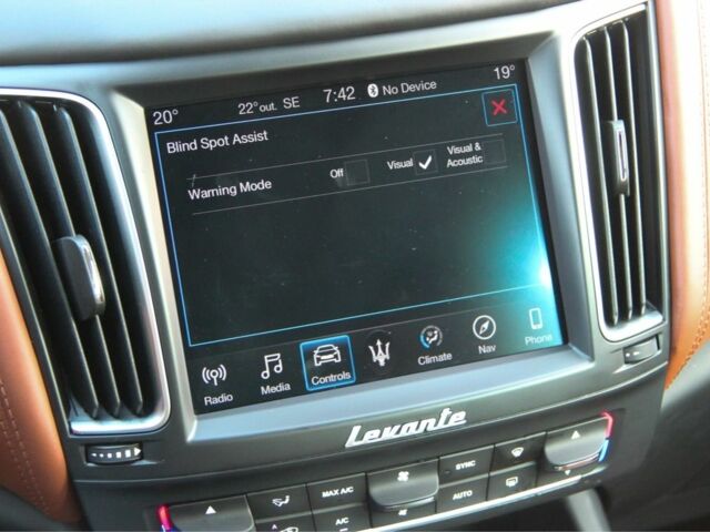 Сірий Мазераті Леванте, об'ємом двигуна 3 л та пробігом 67 тис. км за 33500 $, фото 22 на Automoto.ua