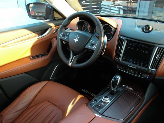 Сірий Мазераті Леванте, об'ємом двигуна 3 л та пробігом 67 тис. км за 33500 $, фото 19 на Automoto.ua