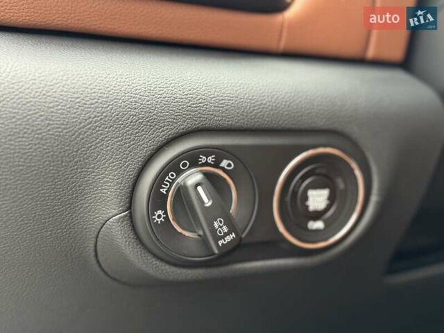 Серый Мазерати Леванте, объемом двигателя 2.98 л и пробегом 99 тыс. км за 33000 $, фото 40 на Automoto.ua