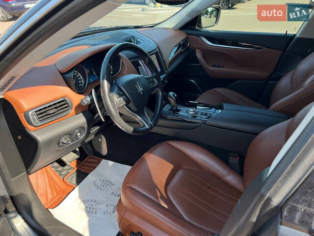 Сірий Мазераті Леванте, об'ємом двигуна 2.99 л та пробігом 96 тис. км за 41500 $, фото 8 на Automoto.ua
