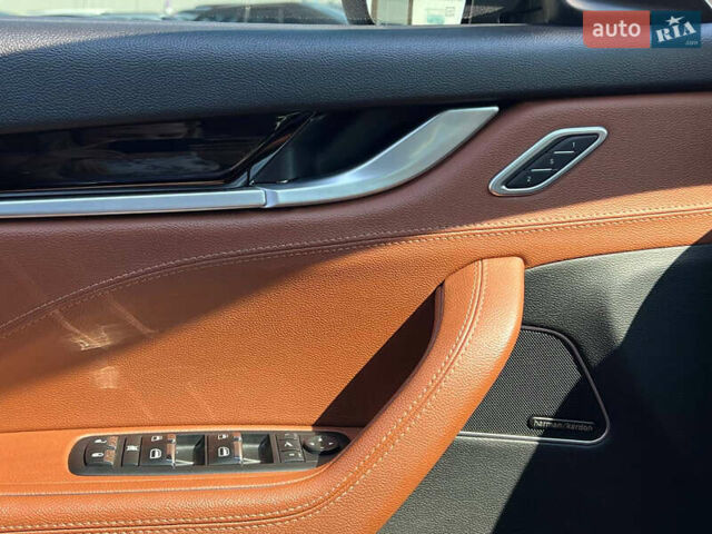 Сірий Мазераті Леванте, об'ємом двигуна 2.99 л та пробігом 96 тис. км за 41500 $, фото 22 на Automoto.ua