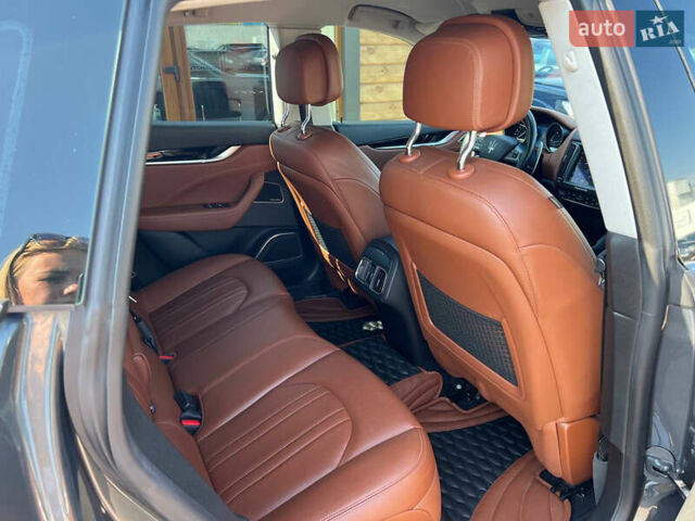 Сірий Мазераті Леванте, об'ємом двигуна 2.99 л та пробігом 96 тис. км за 41500 $, фото 11 на Automoto.ua