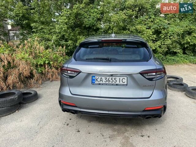 Серый Мазерати Леванте, объемом двигателя 2 л и пробегом 49 тыс. км за 54000 $, фото 1 на Automoto.ua