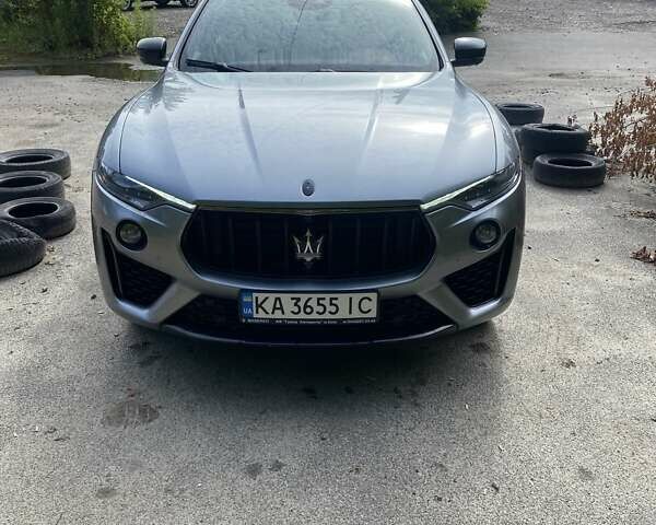 Серый Мазерати Леванте, объемом двигателя 2 л и пробегом 49 тыс. км за 54000 $, фото 4 на Automoto.ua