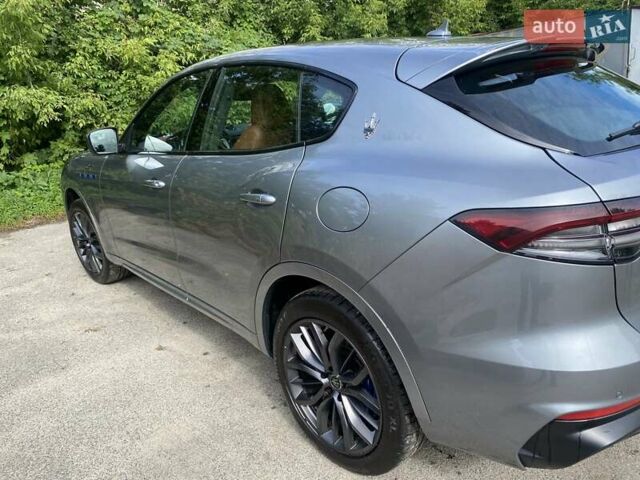 Серый Мазерати Леванте, объемом двигателя 2 л и пробегом 49 тыс. км за 54000 $, фото 6 на Automoto.ua