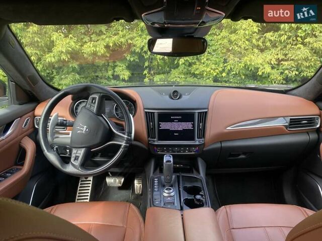 Серый Мазерати Леванте, объемом двигателя 2 л и пробегом 49 тыс. км за 54000 $, фото 8 на Automoto.ua