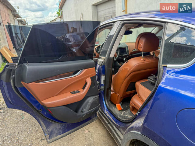 Синій Мазераті Леванте, об'ємом двигуна 2.98 л та пробігом 180 тис. км за 38999 $, фото 5 на Automoto.ua