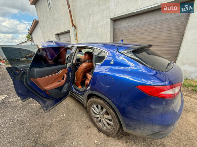 Синій Мазераті Леванте, об'ємом двигуна 2.98 л та пробігом 180 тис. км за 38999 $, фото 3 на Automoto.ua