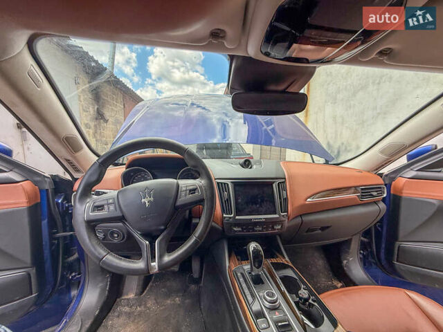 Синій Мазераті Леванте, об'ємом двигуна 2.98 л та пробігом 180 тис. км за 38999 $, фото 4 на Automoto.ua