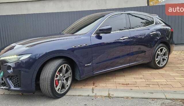 Синий Мазерати Леванте, объемом двигателя 2.99 л и пробегом 98 тыс. км за 30993 $, фото 1 на Automoto.ua