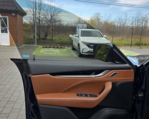 Мазераті Леванте 2018 у Львові на Automoto.ua Синій Мазераті Леванте, об'ємом двигуна 2.98 л та пробігом 32 тис. км за 31000 $, фото 16 на Automoto.ua