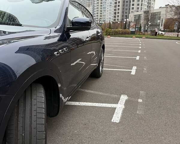Синий Мазерати Леванте, объемом двигателя 3 л и пробегом 30 тыс. км за 59900 $, фото 4 на Automoto.ua