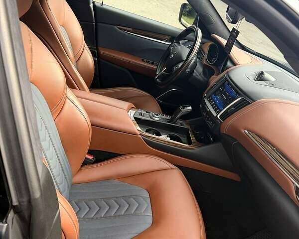 Синий Мазерати Леванте, объемом двигателя 2.99 л и пробегом 66 тыс. км за 49000 $, фото 19 на Automoto.ua