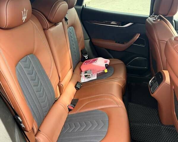 Синий Мазерати Леванте, объемом двигателя 2.99 л и пробегом 66 тыс. км за 49000 $, фото 23 на Automoto.ua