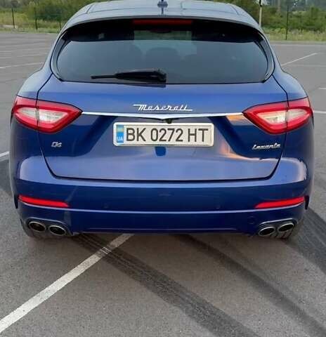 Синій Мазераті Леванте, об'ємом двигуна 2.98 л та пробігом 38 тис. км за 45000 $, фото 2 на Automoto.ua