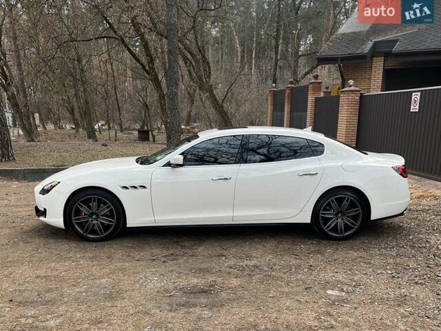 Белый Мазерати Кватропорте, объемом двигателя 2.98 л и пробегом 129 тыс. км за 38900 $, фото 2 на Automoto.ua
