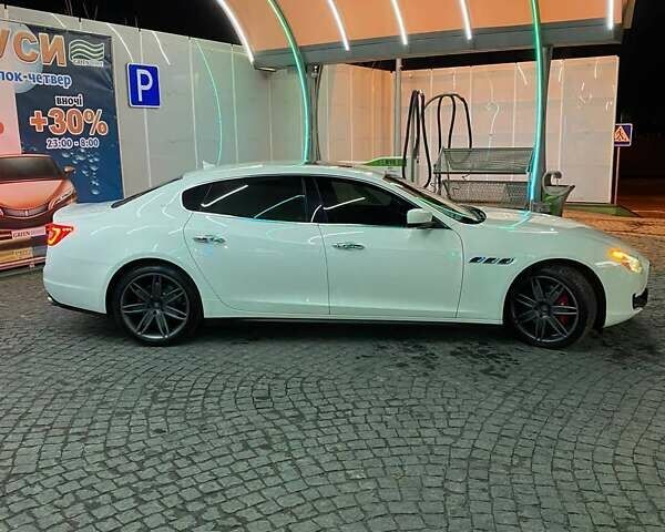 Білий Мазераті Quattroporte, об'ємом двигуна 2.98 л та пробігом 128 тис. км за 34999 $, фото 10 на Automoto.ua