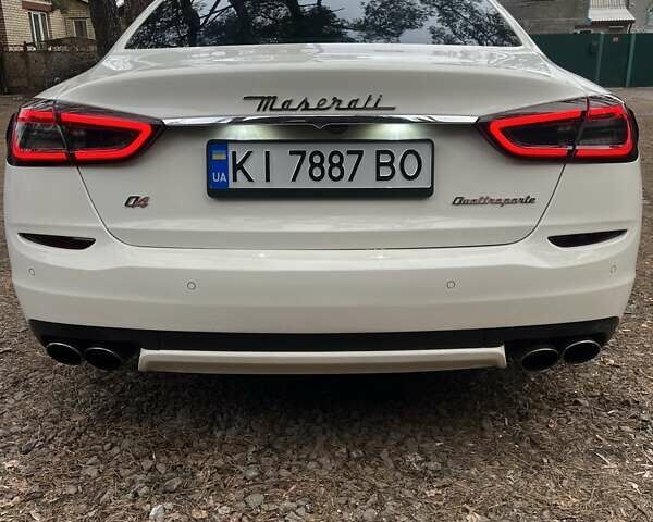 Белый Мазерати Кватропорте, объемом двигателя 2.98 л и пробегом 129 тыс. км за 38900 $, фото 11 на Automoto.ua