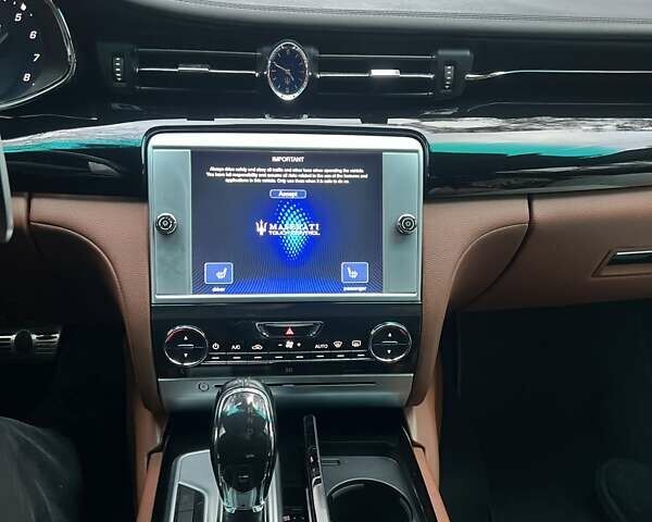 Белый Мазерати Кватропорте, объемом двигателя 2.98 л и пробегом 129 тыс. км за 38900 $, фото 23 на Automoto.ua