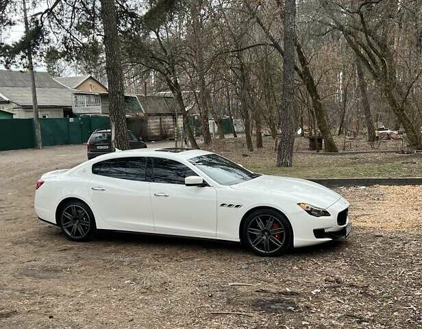 Белый Мазерати Кватропорте, объемом двигателя 2.98 л и пробегом 129 тыс. км за 38900 $, фото 7 на Automoto.ua