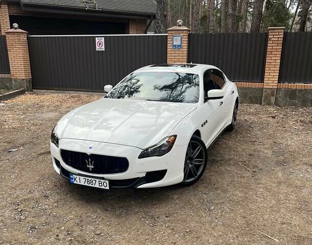 Белый Мазерати Кватропорте, объемом двигателя 2.98 л и пробегом 129 тыс. км за 38900 $, фото 3 на Automoto.ua