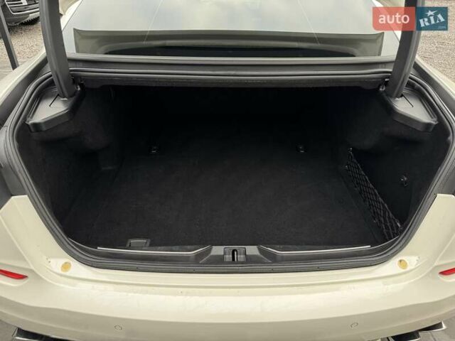 Белый Мазерати Кватропорте, объемом двигателя 2.98 л и пробегом 62 тыс. км за 29990 $, фото 11 на Automoto.ua